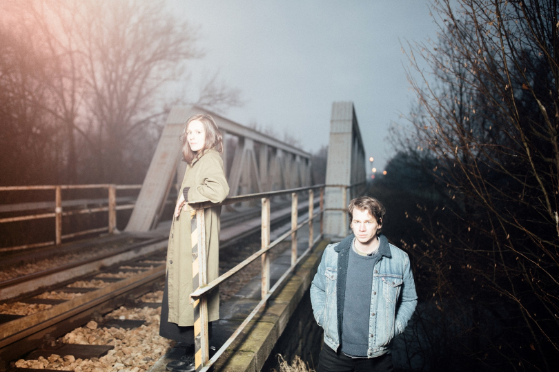 Třetí album domácí dvojice Kalle je výpravou po zšeřelé písničkové